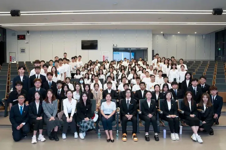 志愿者联合会相关图片图示 1